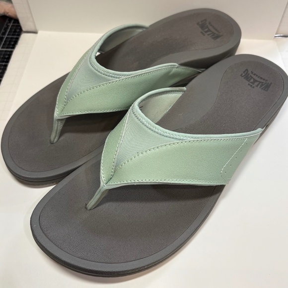 The Walking Company Balboa Sandal sz. 11 - Picture 1 of 4